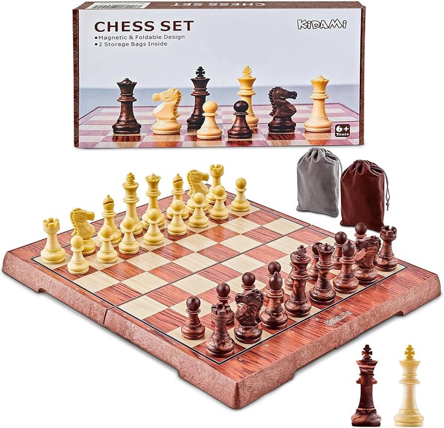 Kids chess set with magnetic field