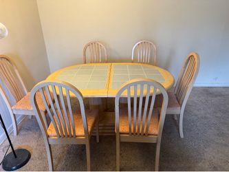 🍽️ 7-Piece Extendable Dining Set - Light Oak Table + 6 Chairs - $179 (Must Sell This Weekend)