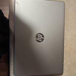 HP LAPTOP (TURNS ON .. NEEDS CHARGER)