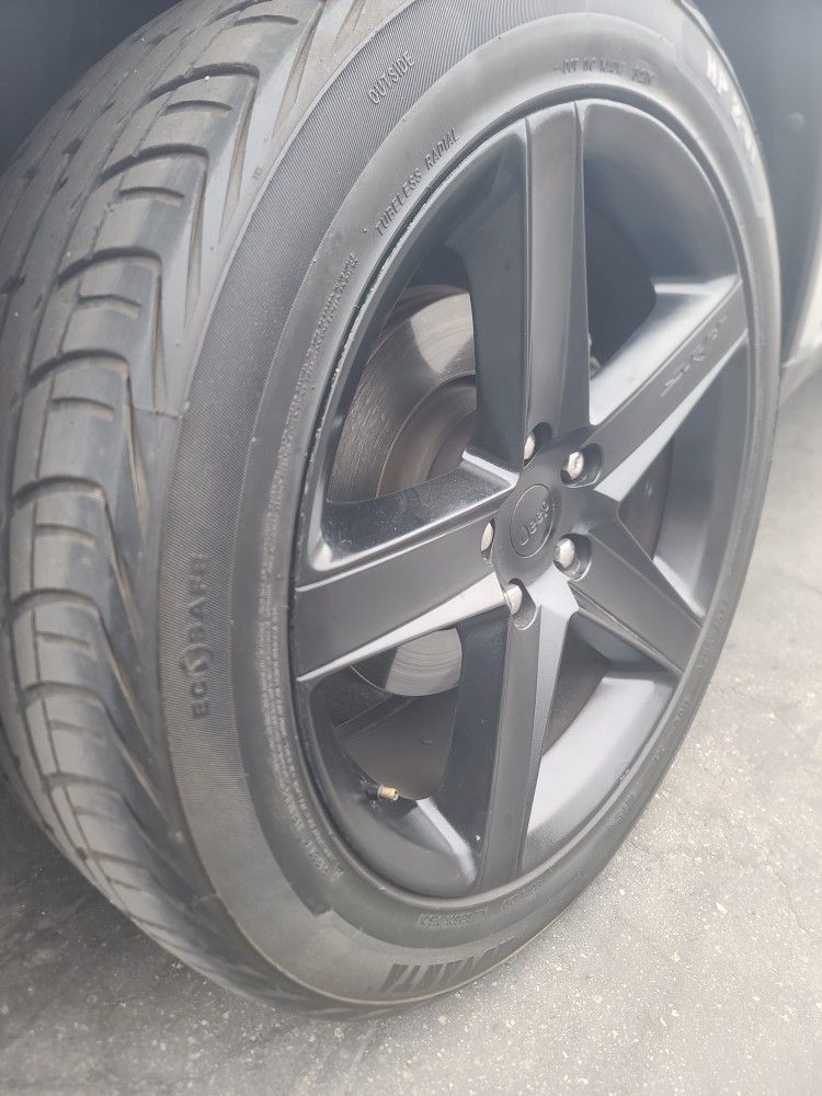 Srt 8 Rims