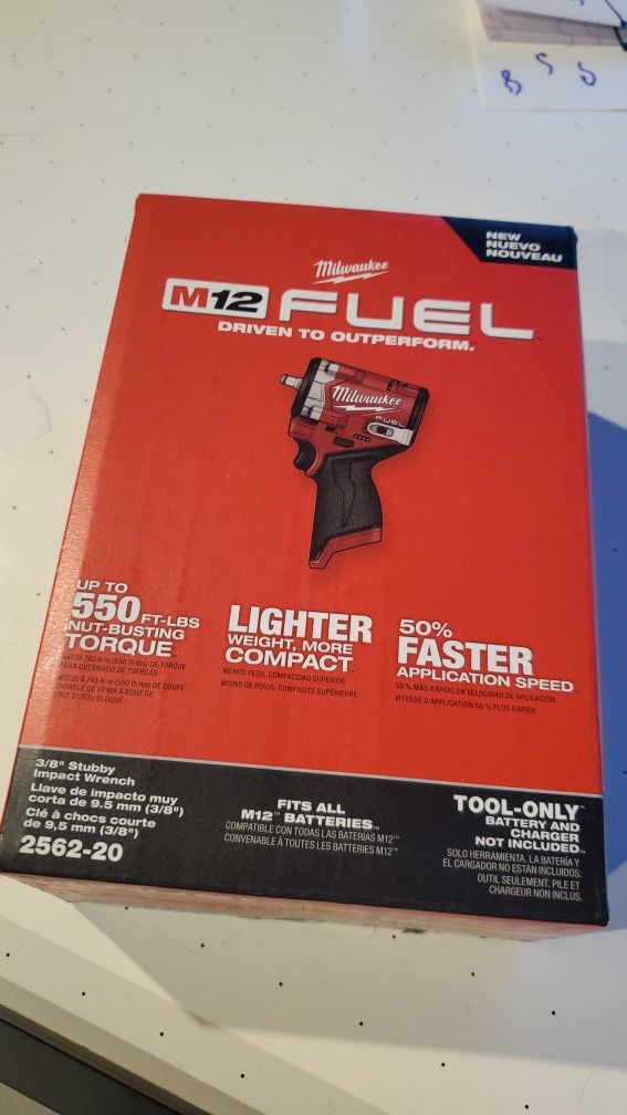 Milwaukee M12 Fuel 12V Stubby 3/8 Impact Wrench