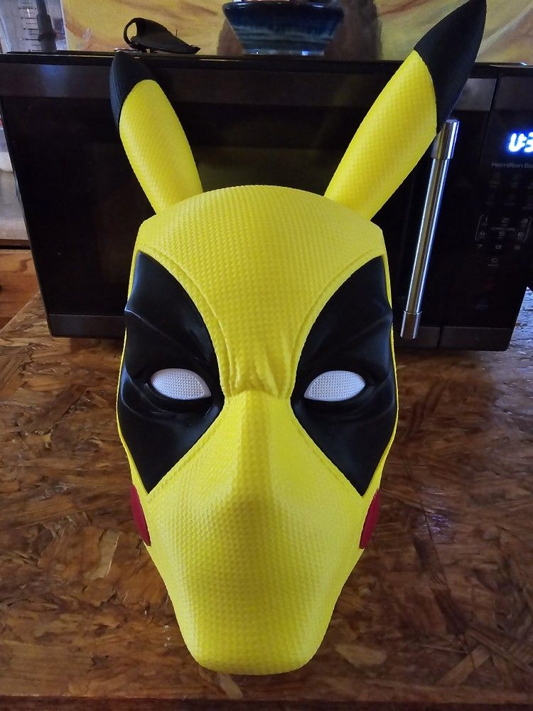 Pikapool Mask