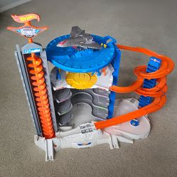 Hot Wheels Super Ultimate Garage Playset