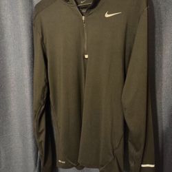 Men’s Nike Black 1/2 Zip Medium
