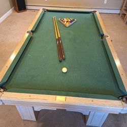 Gandy 8 Ft Billard Pool Table With Chair Set And Wall Rack