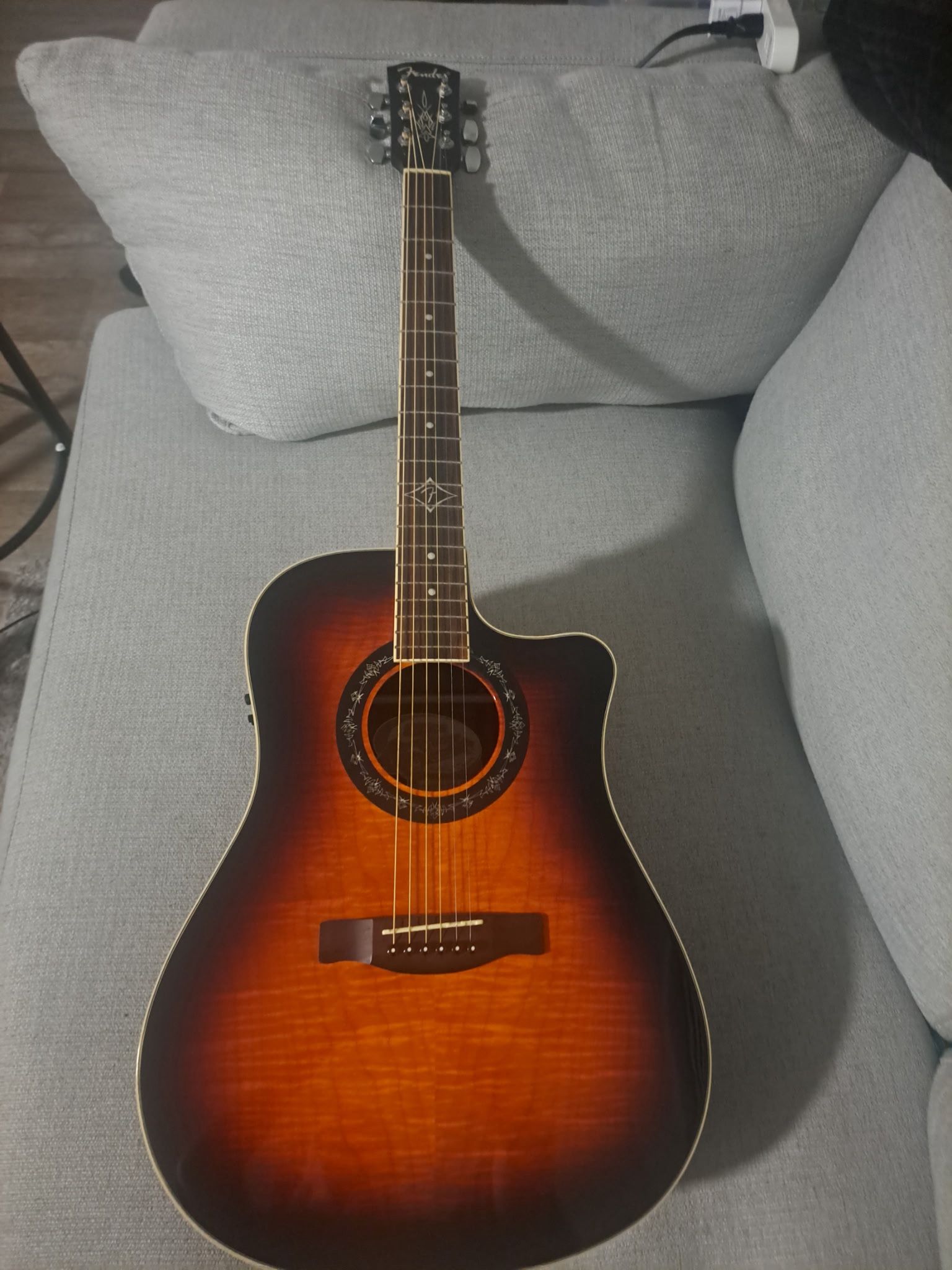 T Bucket 300 Ce Guitar