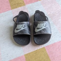 Nike Flip Flops 9c