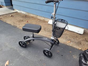 Knee scooter