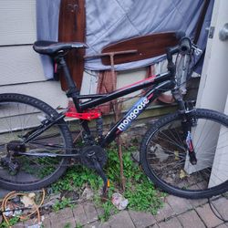 Mongoose 10 Speed  Bike