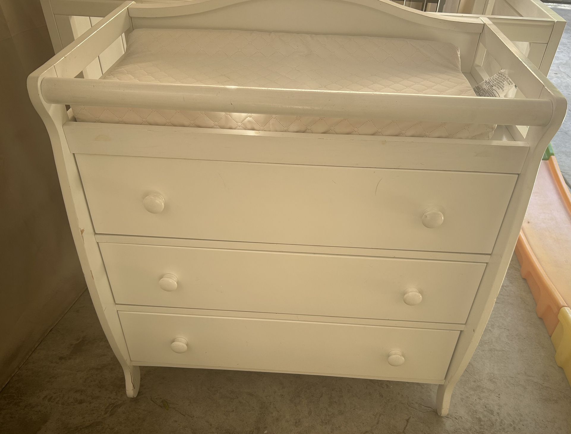Dresser, changing table