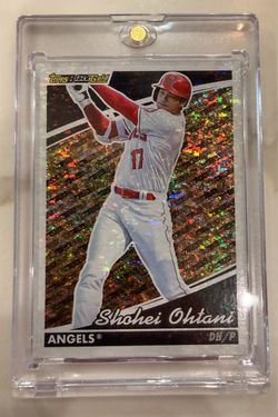 Shohei Ohtani RARE GOLD SHIMMER REFRACTOR INVESTMENT CARD DODGERS MVP MINT