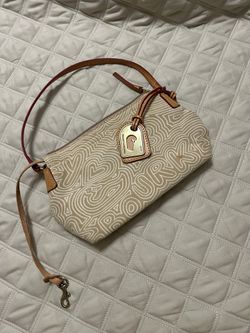 Dooney And Bourke Purse 