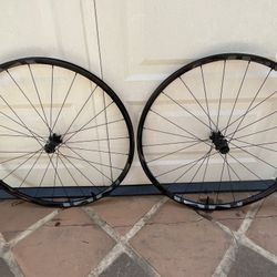e Thirteen XCX Aluminum Gravel Wheelset