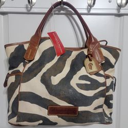 New This is a Dooney & Bourke Zebra Bag Must Pickup Only