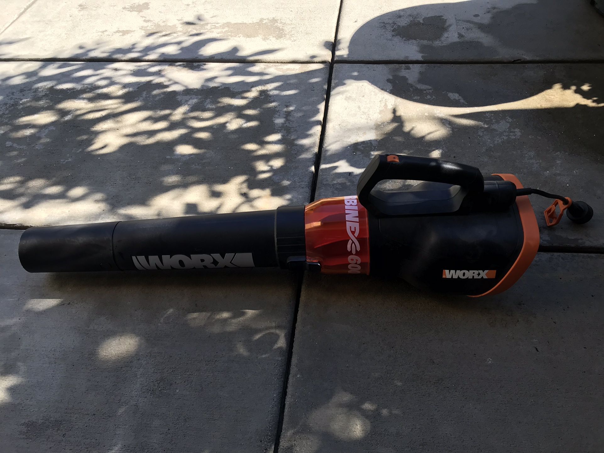 Worx Electric Leaf Blower 600CFM