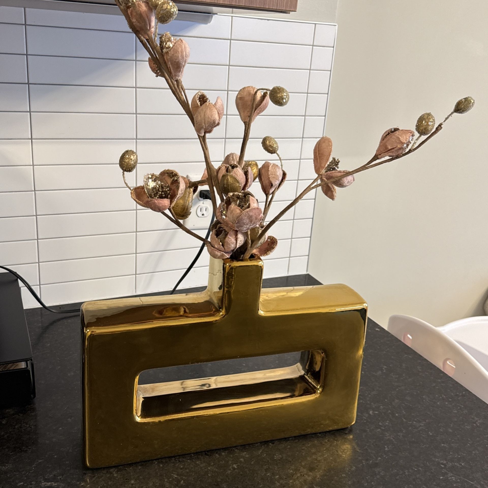 Gold Decorative Flower Vase And Decor Pink And Gold Flowers