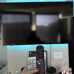 55” pioneer Smart TV + Mount + Lights Included