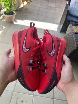 Kyrie basketball shoe sneaker size 7y new 8.5 women