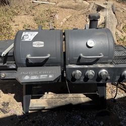 Pit boss barbecue smoker and grill combo