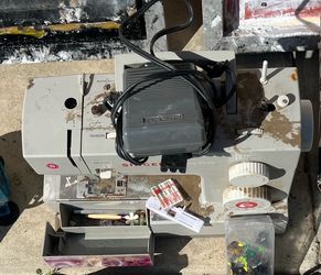 Singer Heavy Duty Sewing Machine
