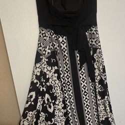 Sleeveless handkerchief hem dress