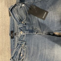 Becca True Religion, Low Rise Straight Boot, Cut Jeans