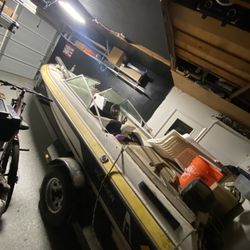 1990 Invader Boat Needs Starter 1800 Obo 