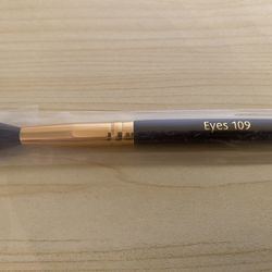 Terre Mere eye tapered blending makeup brush - BRAND NEW, IN ORIGINAL PACKAGING