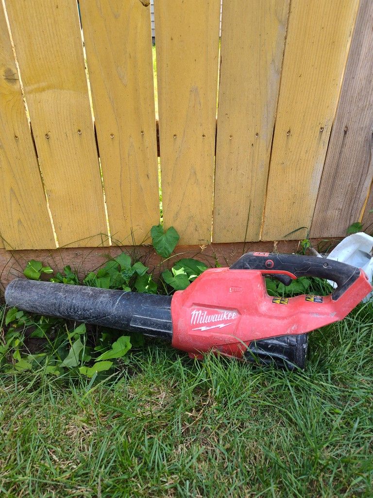 Milwaukee Fuel Blower