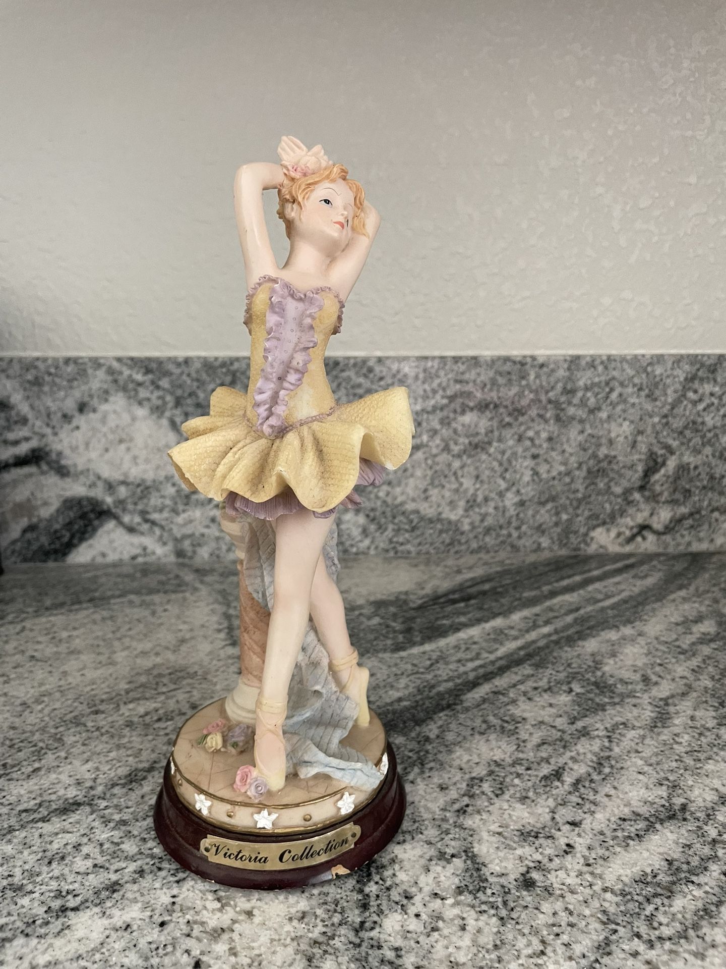 Figurines