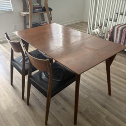 Mid Century style Dining Table And 3 Chairs