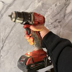 Milwaukee 18v Drill