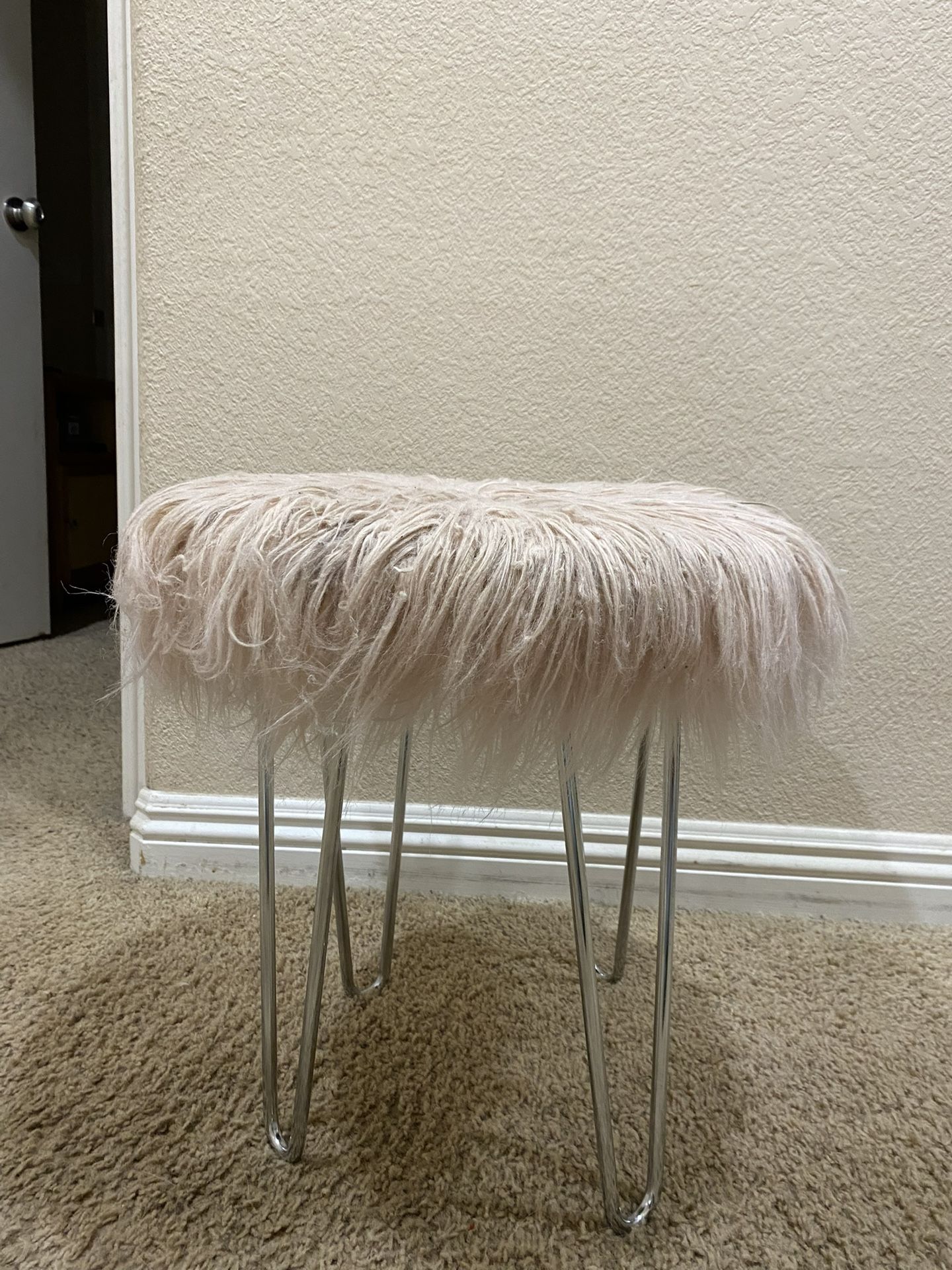 Mirror And Vanity And Stool Set