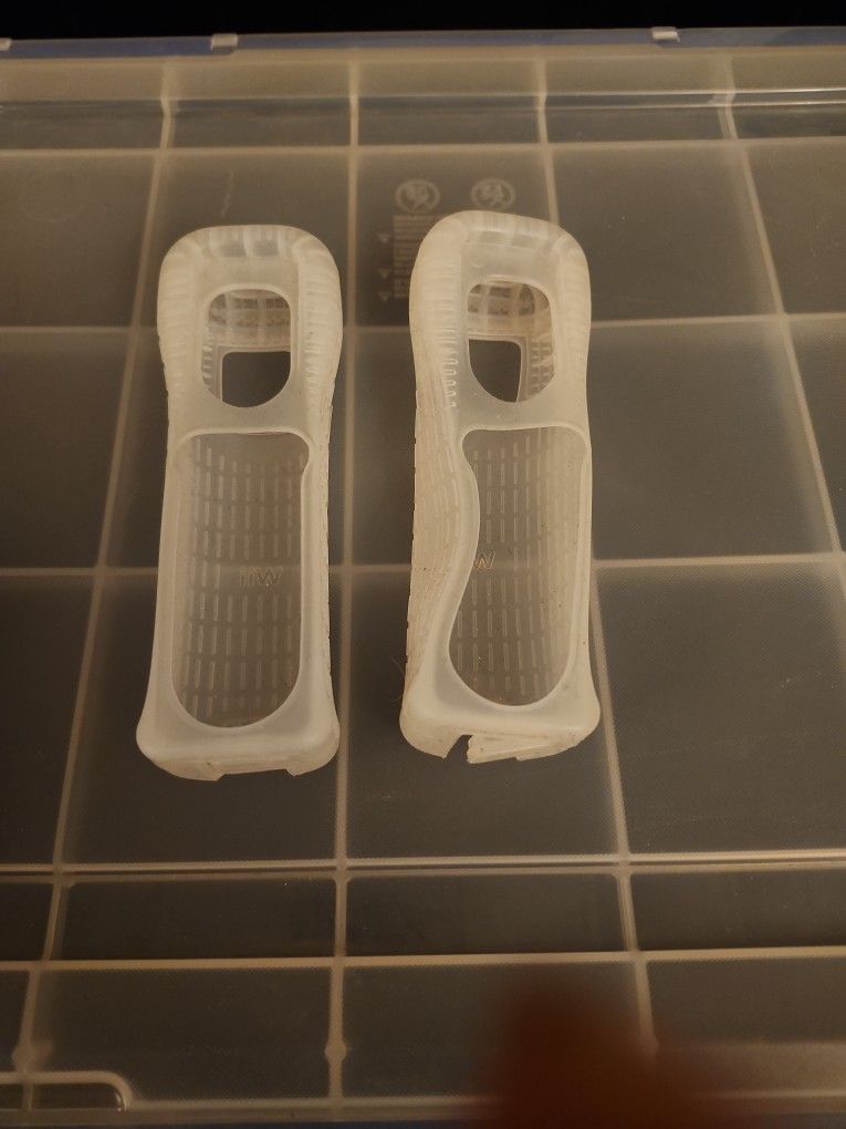 White Wii Controler Covers 