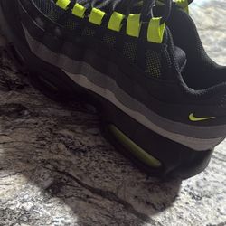 Girls Sneakers Size 4