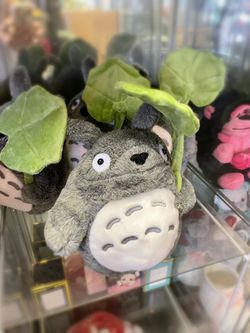 Totoro Plush Toy Pillow, Cute Totoro Plush Animal Doll, Super Soft Cartoon Character Doll, Gift for Children(Lotus Leaf,11.8 in)