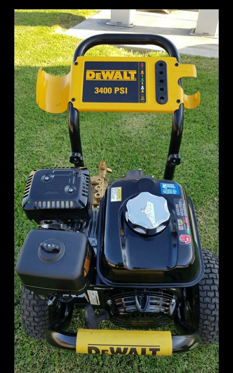 DEWALT GAS 3400 PSI GAS PRESSURE WASHER LIKE NEW