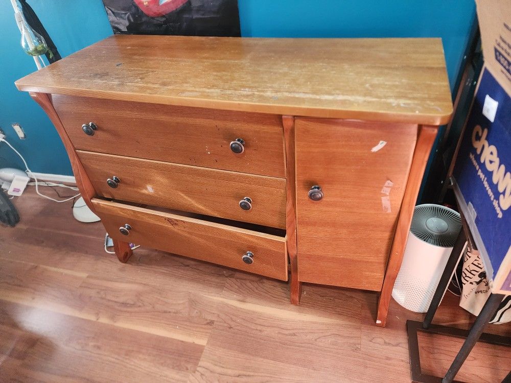 Dresser