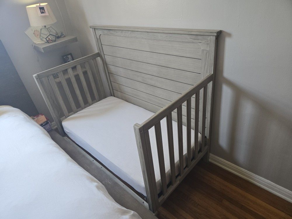 Convertible Crib Simmons Kids' Slumbertime Monterey In