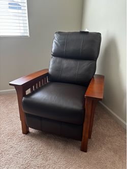 NEW Solid Wood Recliner Chair