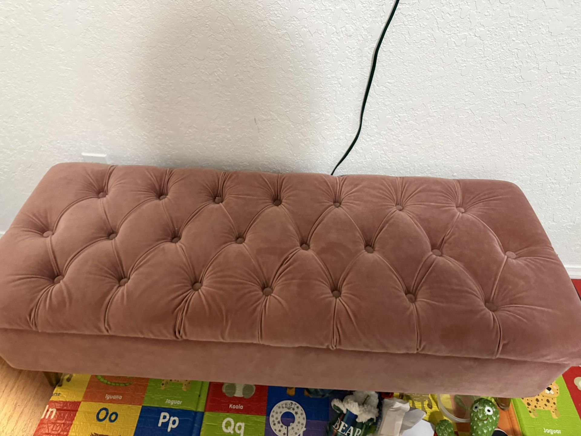 Free Storage Bench Please Send Message Only If You Want To Come And Take It.