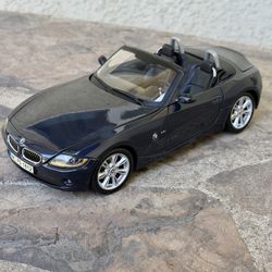 Maisto 1/18 BMW Z4 dark blue Diecast Car 