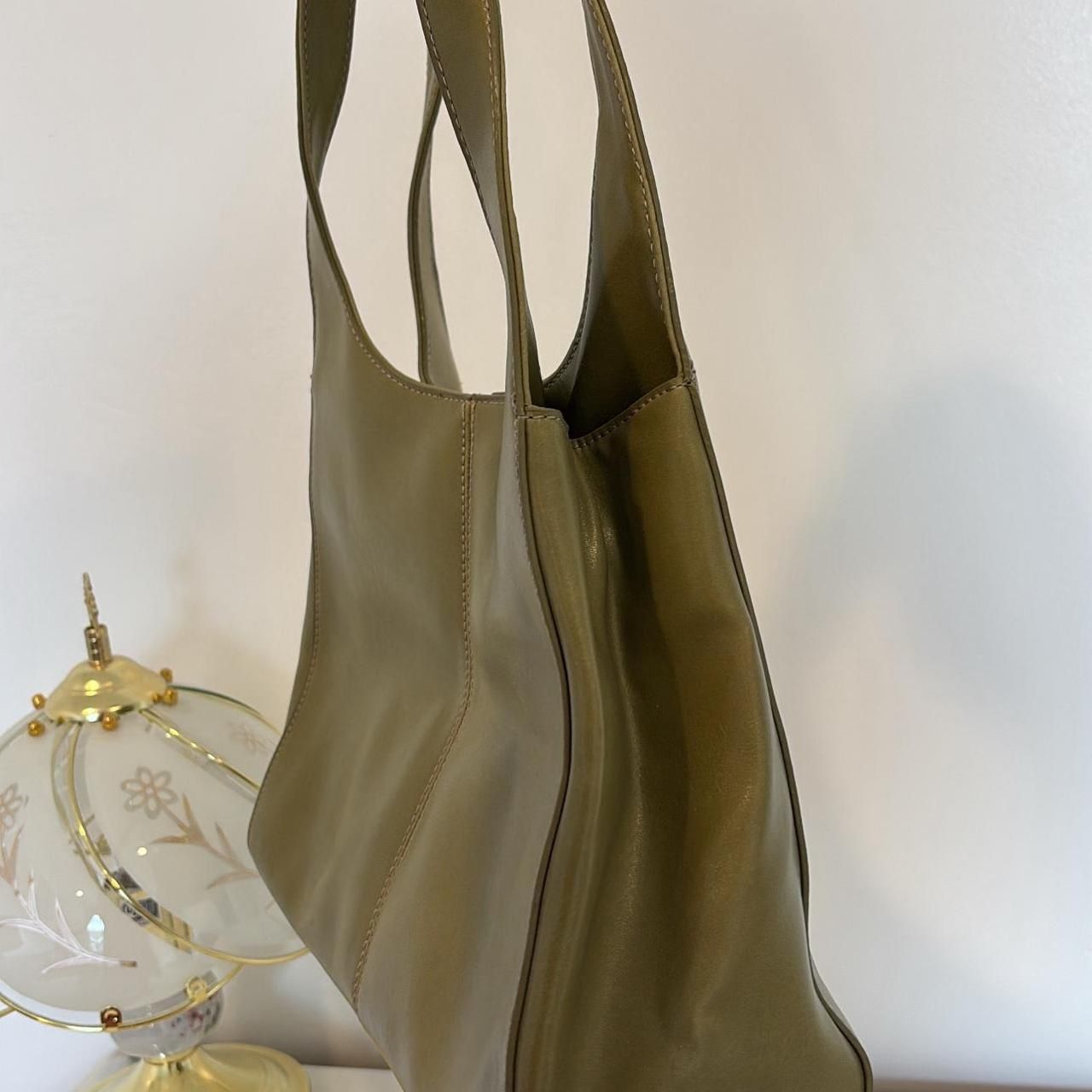 Adorable sage green leather shoulder bag (42)38