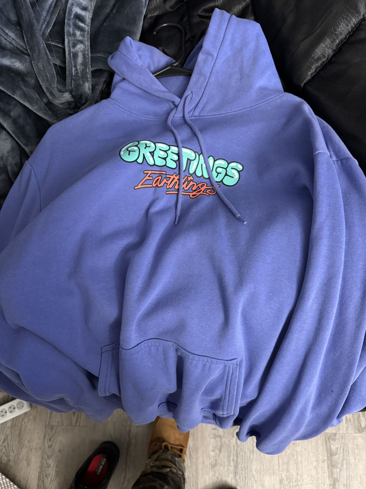Greeting earthlings H&M Hoodie Size XL