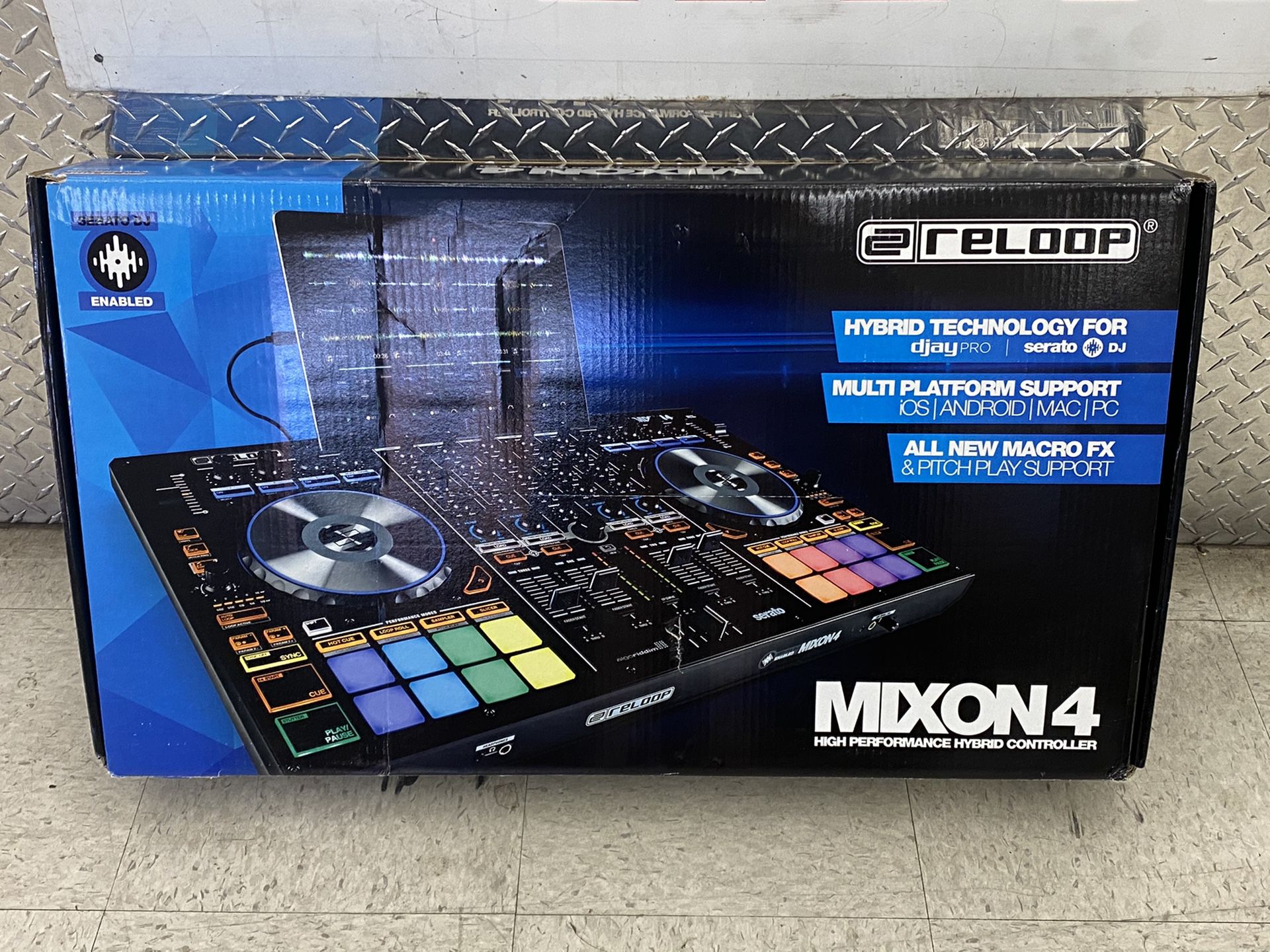 Reloop Mixon4 DJ Equipment