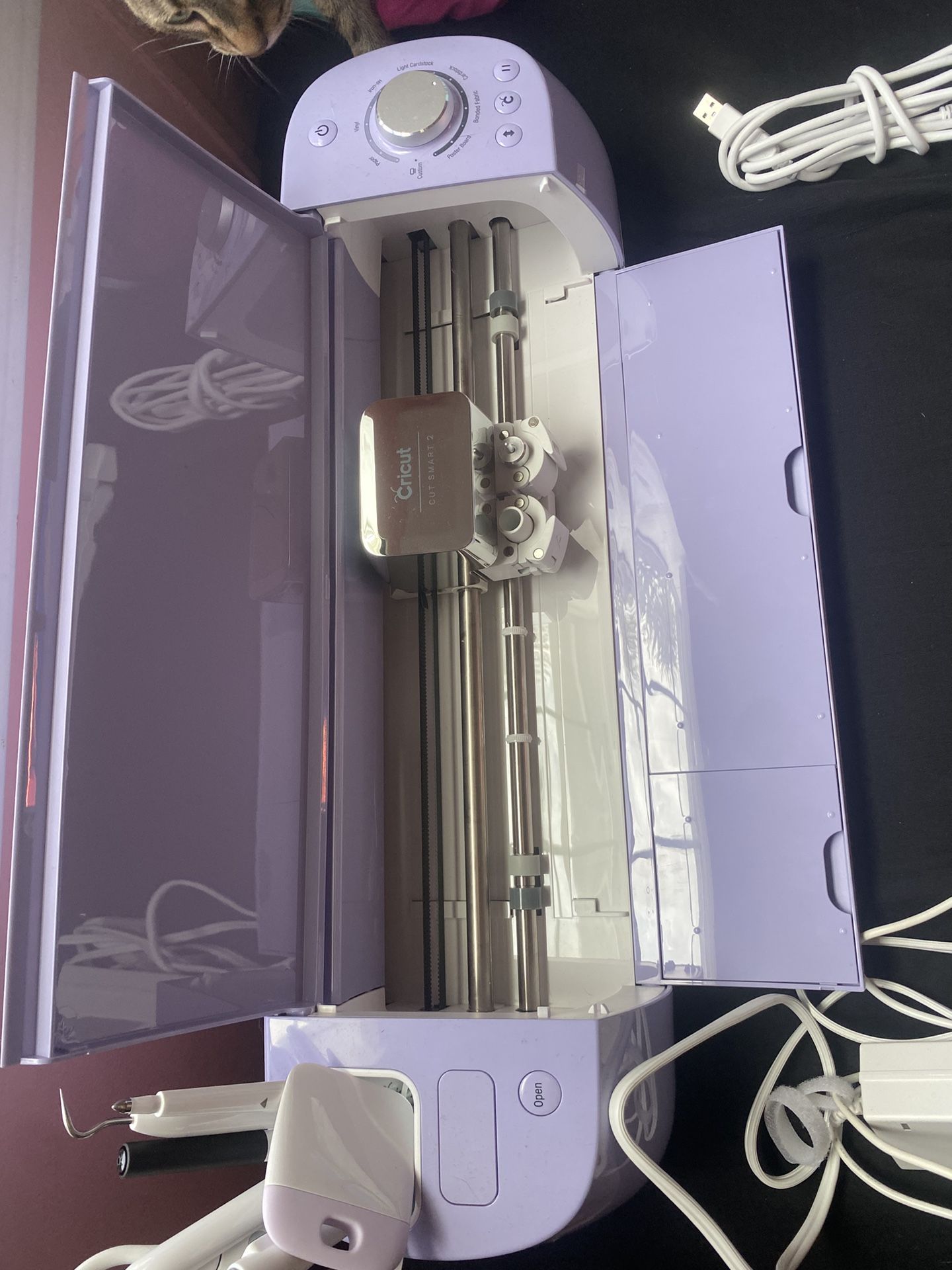 Cricut explore air 2 With Tools And 1 sticker Vinyl