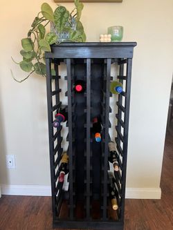 Wine bottle holder