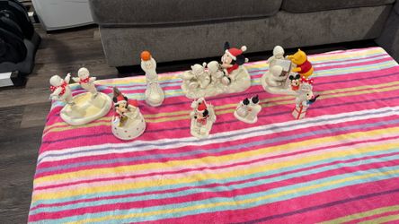 Disney Snow babies collection 8 pcs