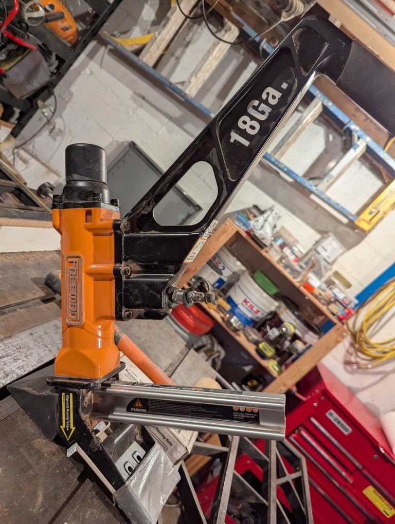 L Cleat Floor Nailer 18ga
