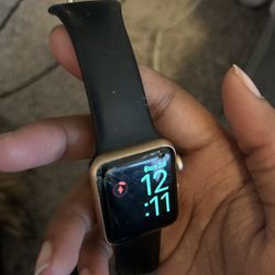 Apple Watch w Cracks